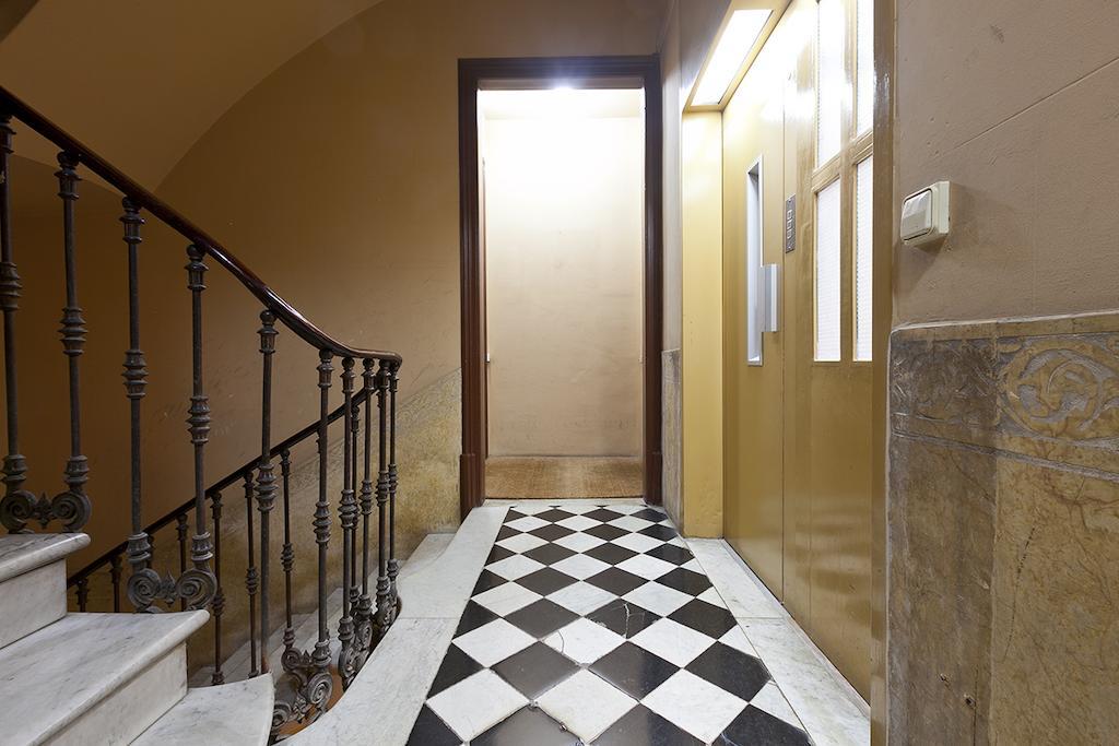 Gorgeous Ronda Sant Pere Rafael Apartment Barcelona